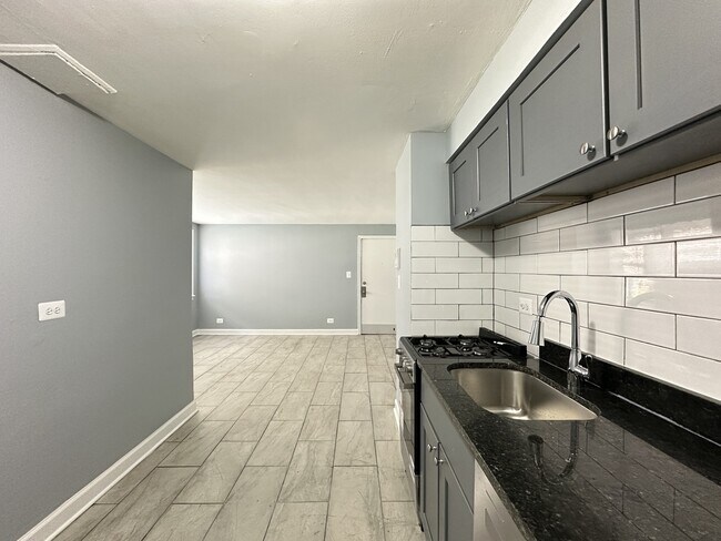 Photo - 6725 N California Ave Unidad NG