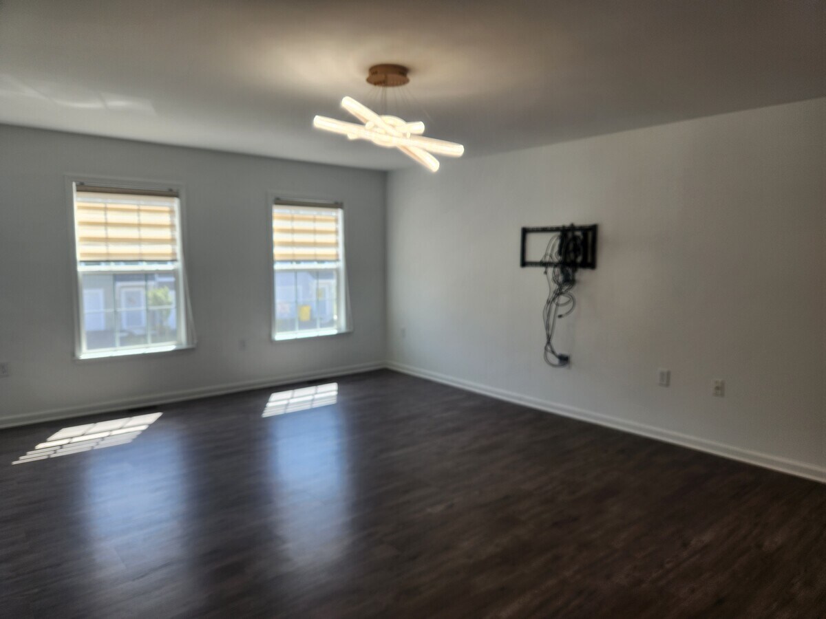 Brand new townhomes in Bridle Creek! 3 bedrooms 2 and a half baths. Its Smoke free - 47 Furlong Way Townhome