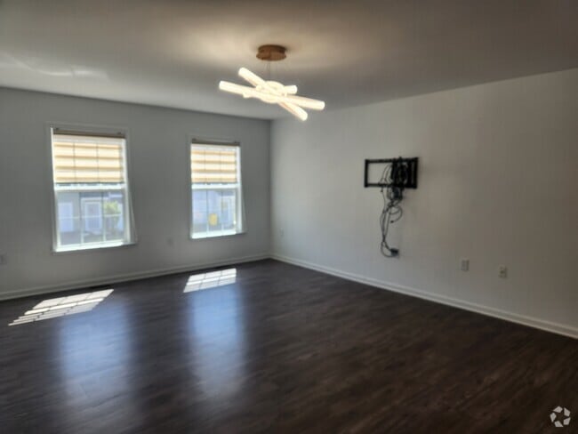 Brand new townhomes in Bridle Creek! 3 bedrooms 2 and a half baths. Its Smoke free - 47 Furlong Way Rental
