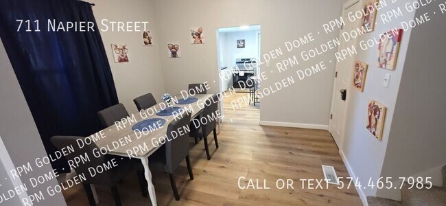 Photo - 711 Napier St