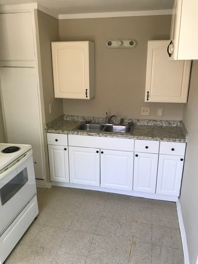 Photo - 448 S Redford Ln