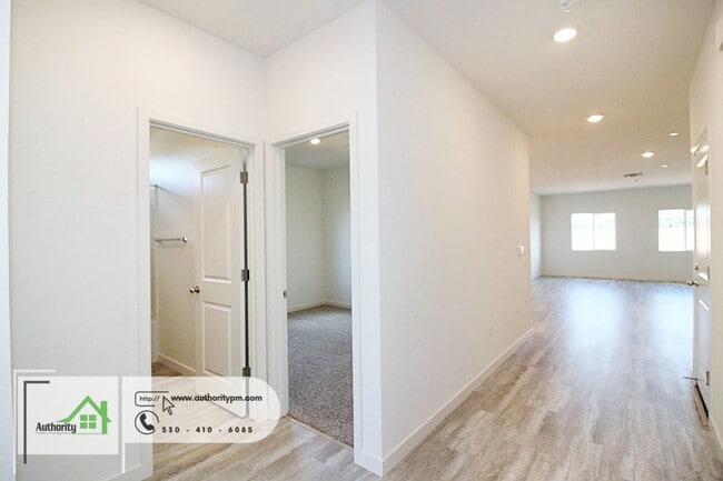 Photo - 2839 Hopkins Ave