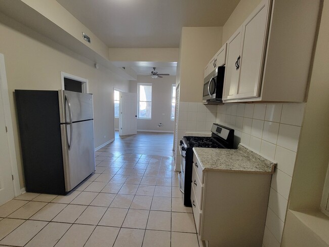 Photo - 1107 N Hermitage Ave Unidad 1R
