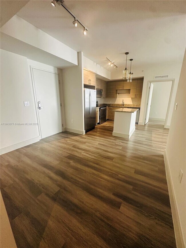 Photo - 817 SE 2nd Ave Unit 417