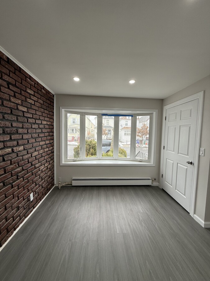 Photo - 8942 202nd St