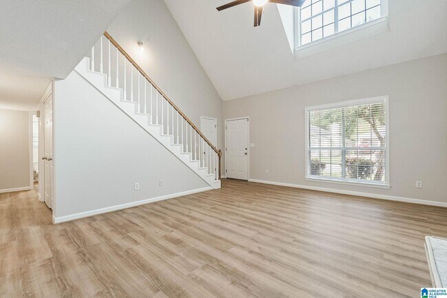 Photo - 205 Brookhollow Dr