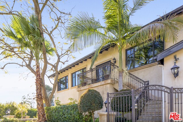 Front - 9401 Cherokee Ln