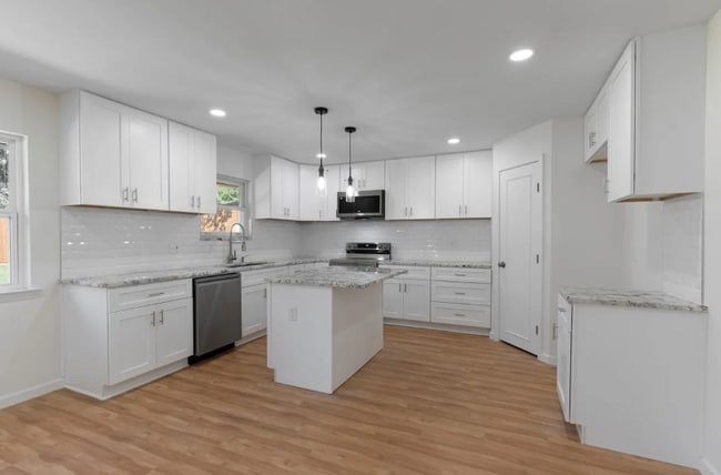 Photo - 9225 Plano Rd