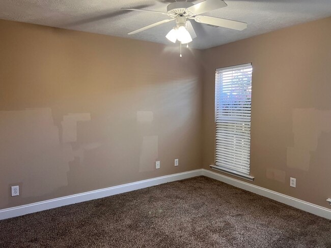 Photo - 911 Bryan Cir