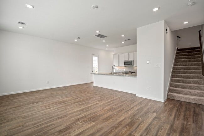 Photo - 613 Royal Arch Dr