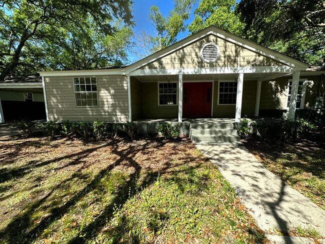 Building Photo - 2109 8th St