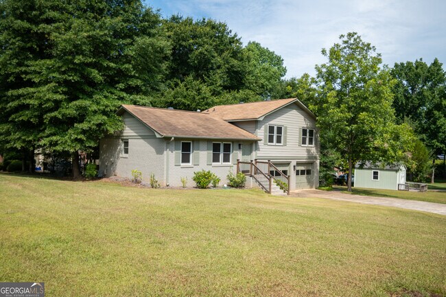 Photo - 1030 Carriage Hill Rd