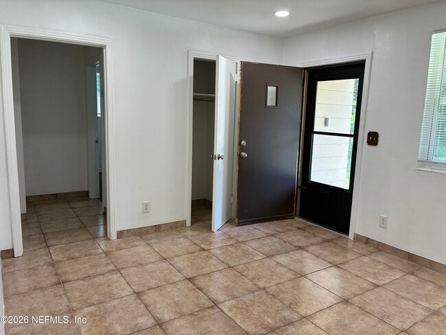 Photo - 645 Allen Ln