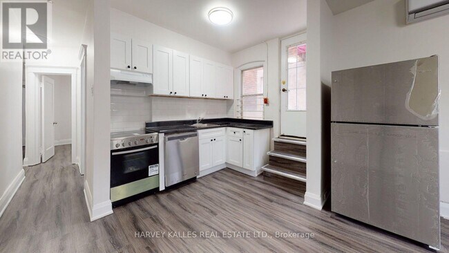 Photo - 1065 Bathurst St Unit 2