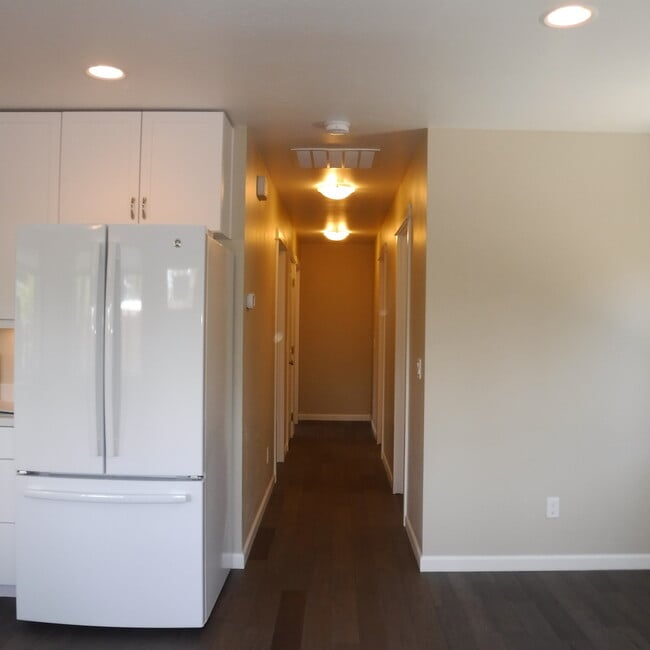 Photo - Light & Bright 2 Bed/2 Bath Mid-Town Cottage with Garage