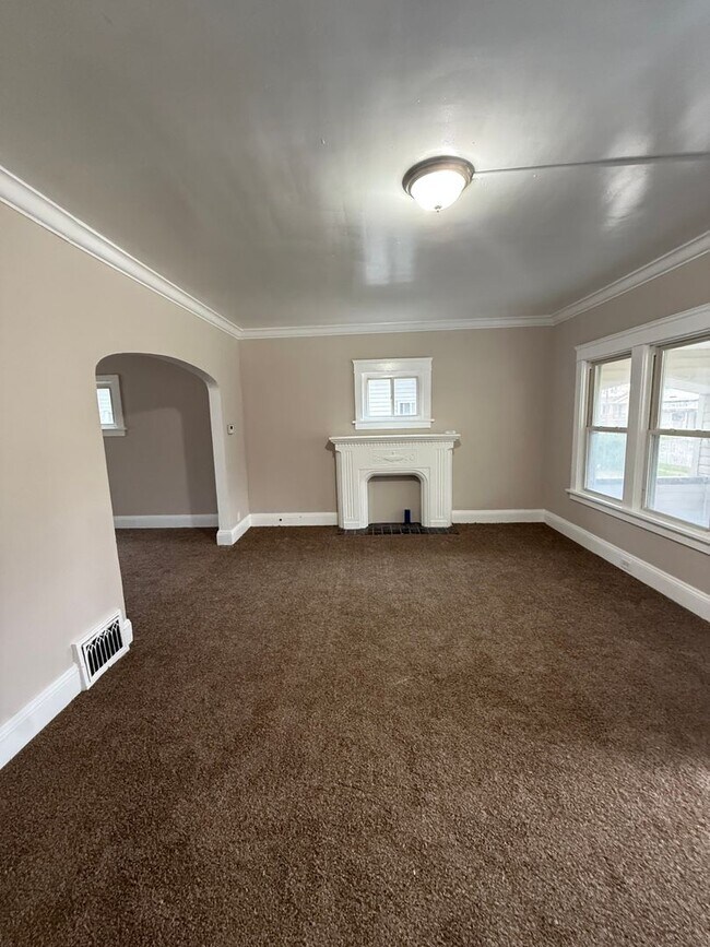 Photo - 13810 Bartlett Ave