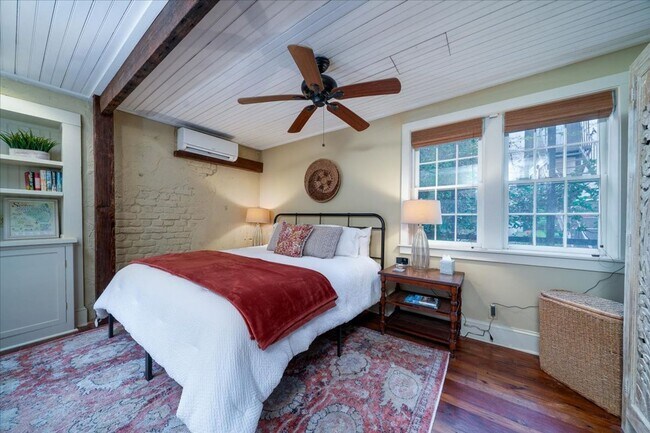 Photo - Downtown Cottage- Fully Furnished