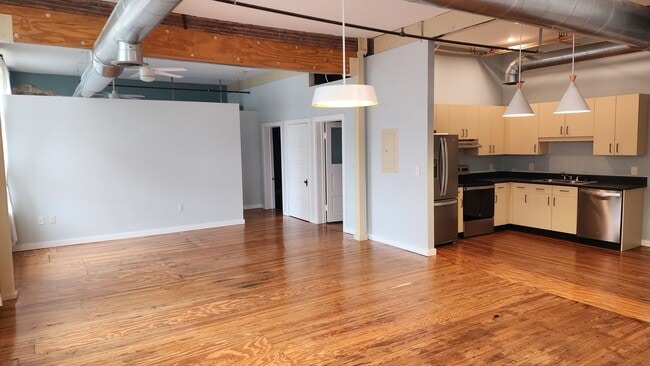 Photo - Charming Unit in Uptown