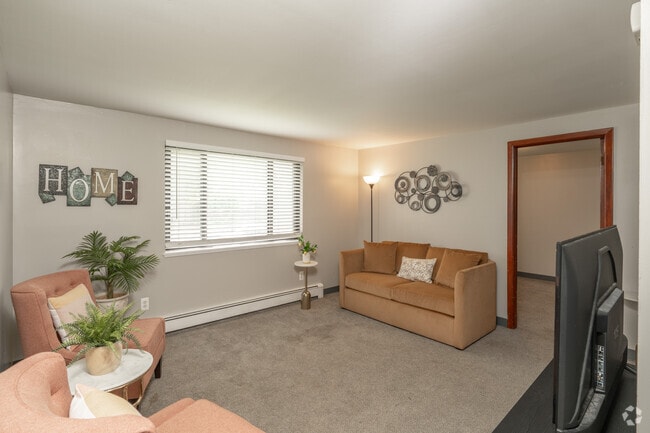 2BR, 1BA - 575SF - Living Room - Antrim Apartments