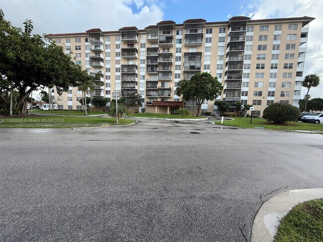 Photo - 4174 Inverrary Dr Unit 604