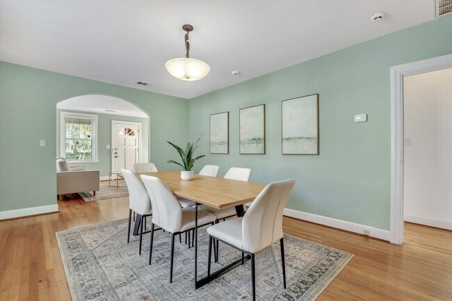 Photo - 311 Kinzie Ave