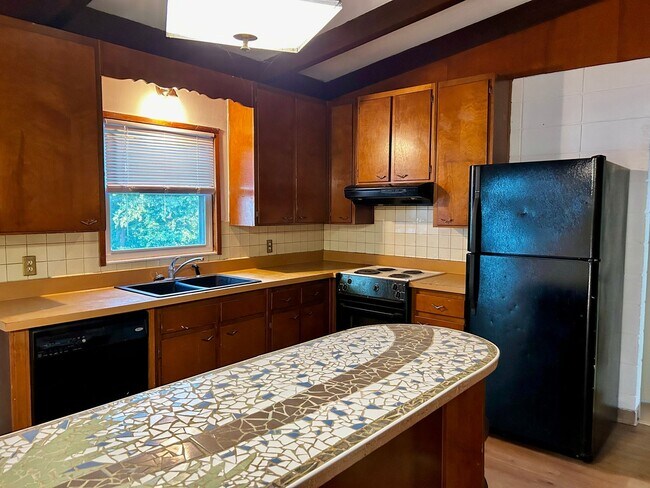 Photo - 208 Westminster Dr
