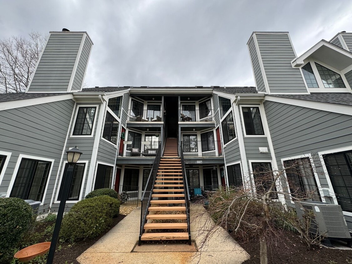 Sophisticated 2 Bed 2 Bath Condo with Loft... - Sophisticated 2 Bed 2 Bath Condo with Loft...