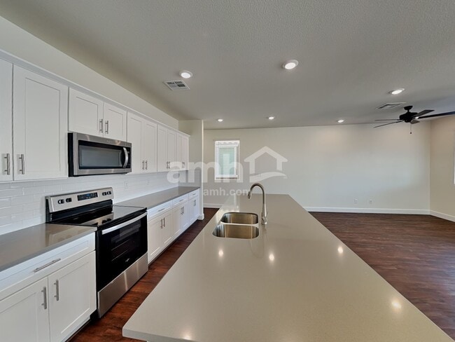 Photo - 556 Topiary Pk Ave