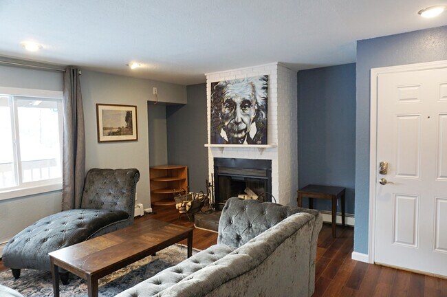 Photo - 1020 Friendly Ln