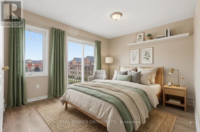 Photo - 3985 Eglinton Ave W