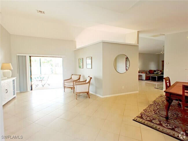 Building Photo - 230 SW 43rd St Rental
