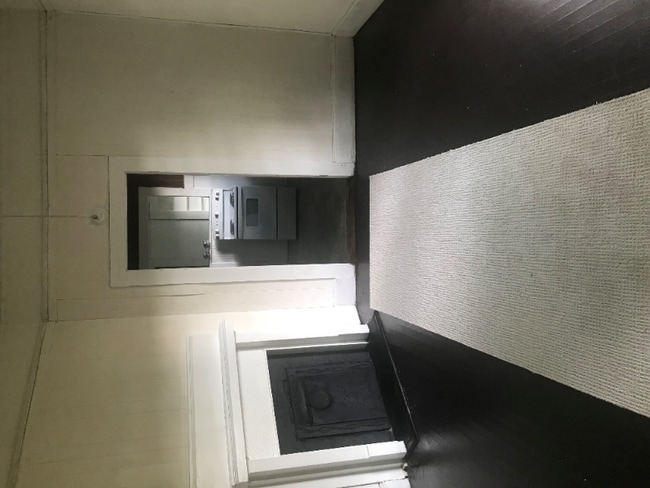 Photo - 117 E McNeely Ave