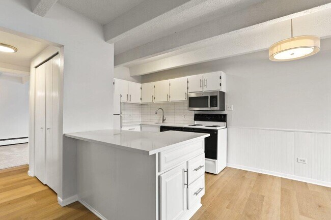 Photo - Columbine Plaza