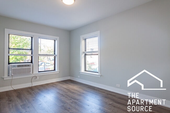 Building Photo - 703 W Brompton Ave Unit 05