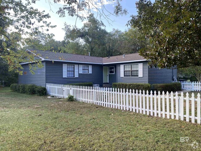 Building Photo - 382 Pecan Ave Rental