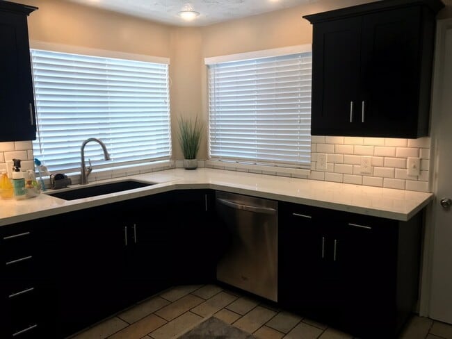 Photo - 1228 E Lorraine Dr