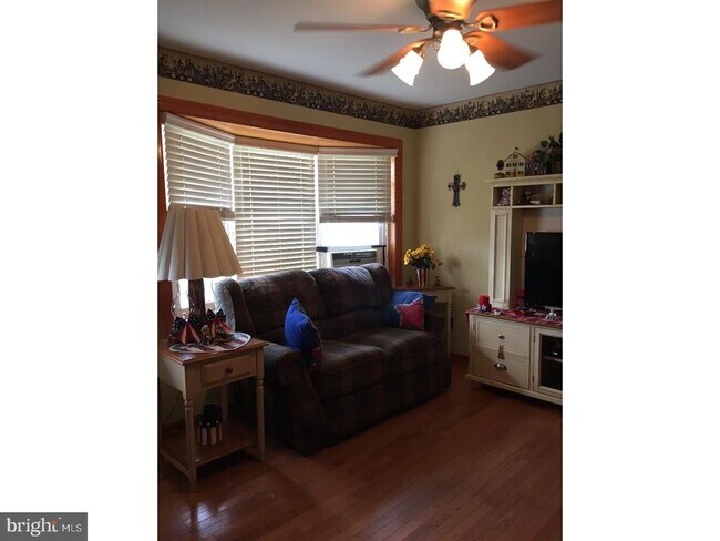 Photo - 19 College Ave