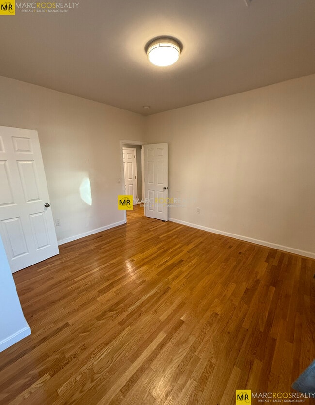 Building Photo - 271 Ferry St Unit 2 Rental