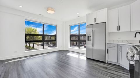 Photo - 4350 W Lawrence Ave