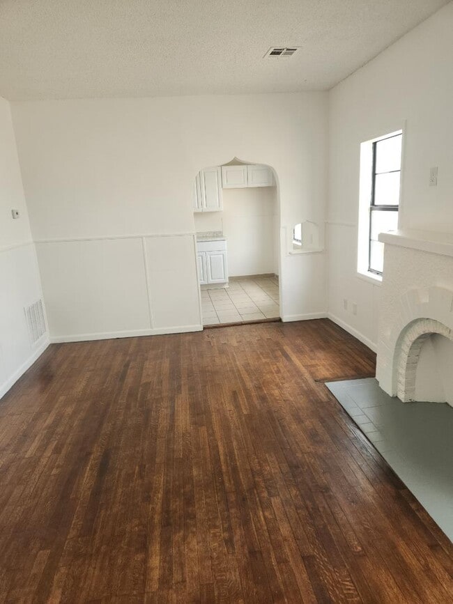 Photo - 1223 N Chautauqua Ave