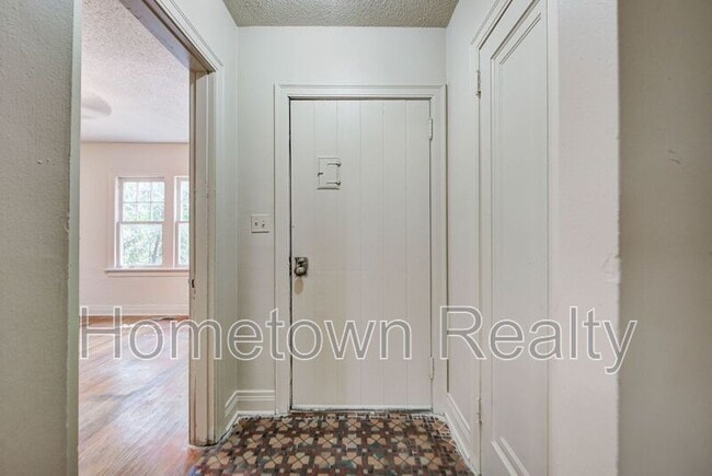 Photo - 1210 N Ann Arbor Ave