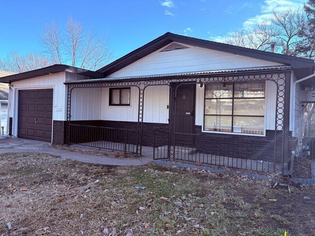 Building Photo - 1309 S Ralston Ave