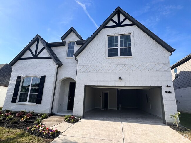 Building Photo - 500 Hoot Owl Hl Rental