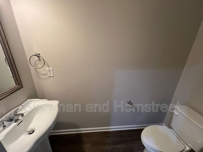 Photo - 664 Dobhill Ln Unit 664