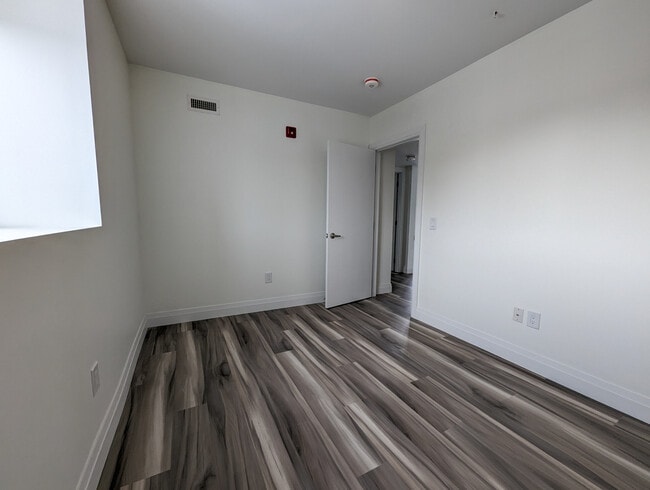 Photo - 144 Lucan Ave Unit 405