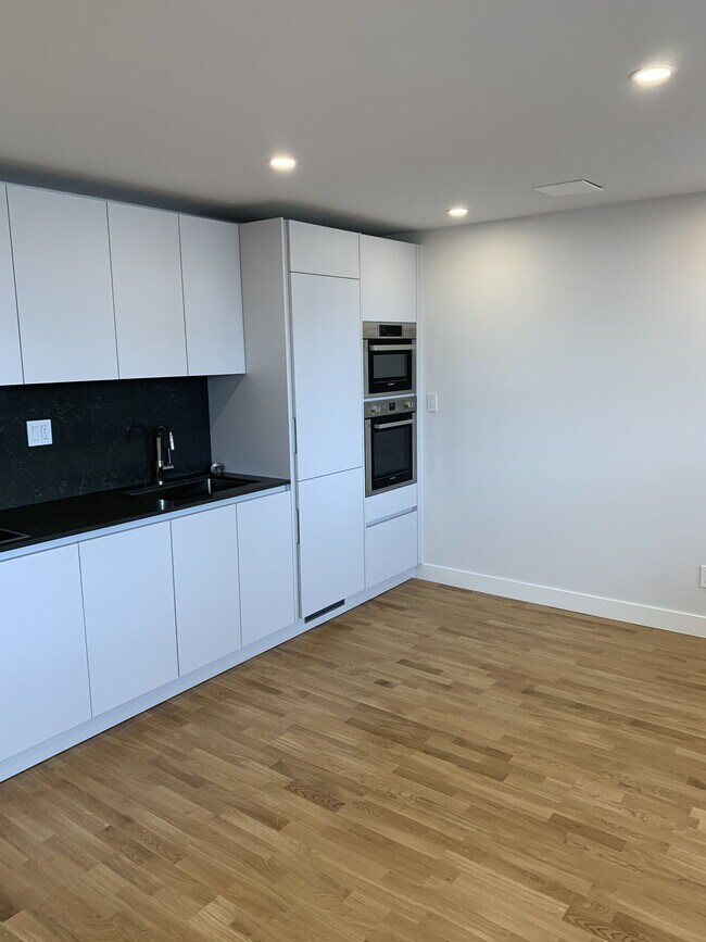 Photo - 230 Oak St Unit 2102