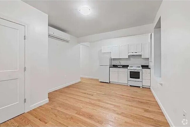 Building Photo - 39-21 57th St Unit B4 Rental