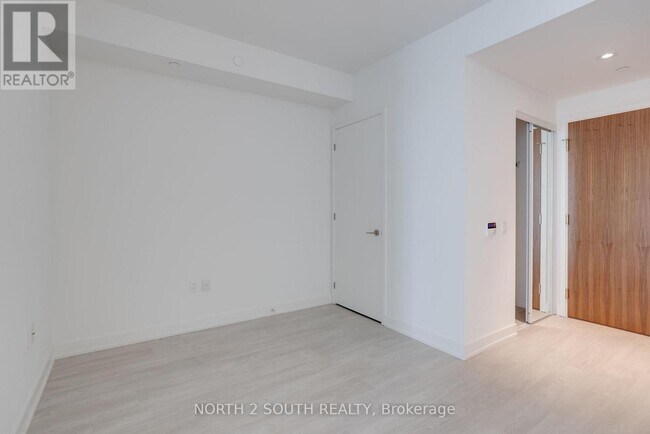 Photo - 15 Queens Quay E Unité 518