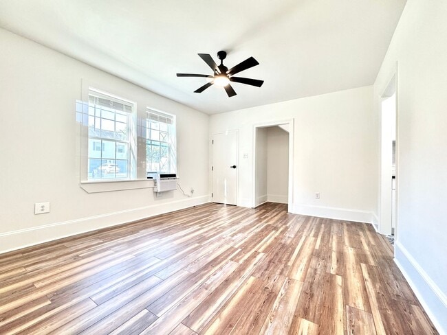 Photo - The Gladiola – Newly Renovated Luxury Livi...