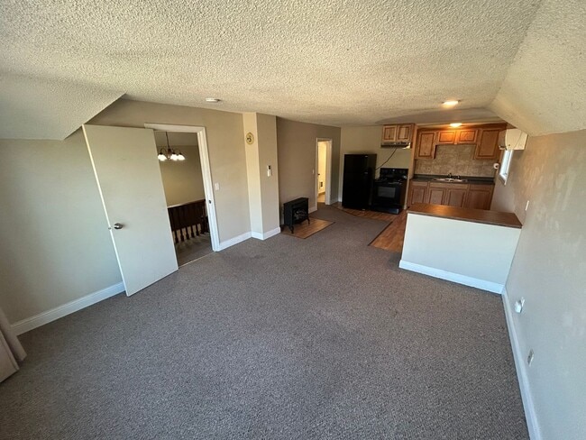 Building Photo - 2211 W Broadway Ave Unit #2